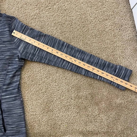 Lululemon Athletica Women's Grey Striped Full Zip Jacket Thumbholes Athleisure M - Picture 7 of 10